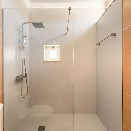 Вилла Eyes On The Lagoon - Privado Com Piscina *